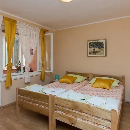 Apartamento Skoljarev
