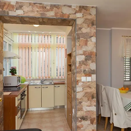 Skoljarev Appartement *